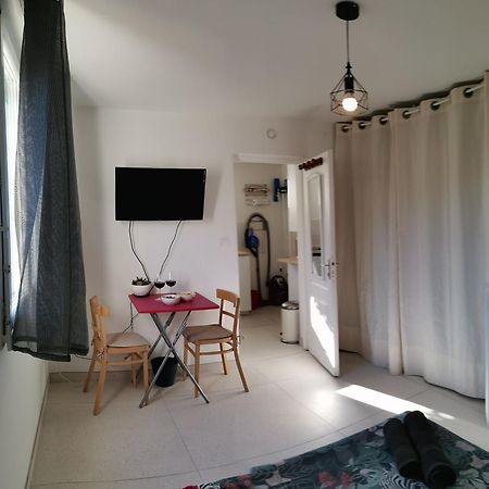Studio Dans La Villa Les Cigales เลซิยอง คอร์เบรียส์ ภายนอก รูปภาพ